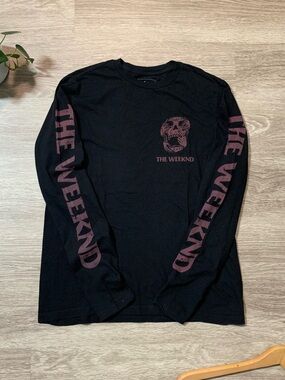 2017 The Weekend XO long sleeve